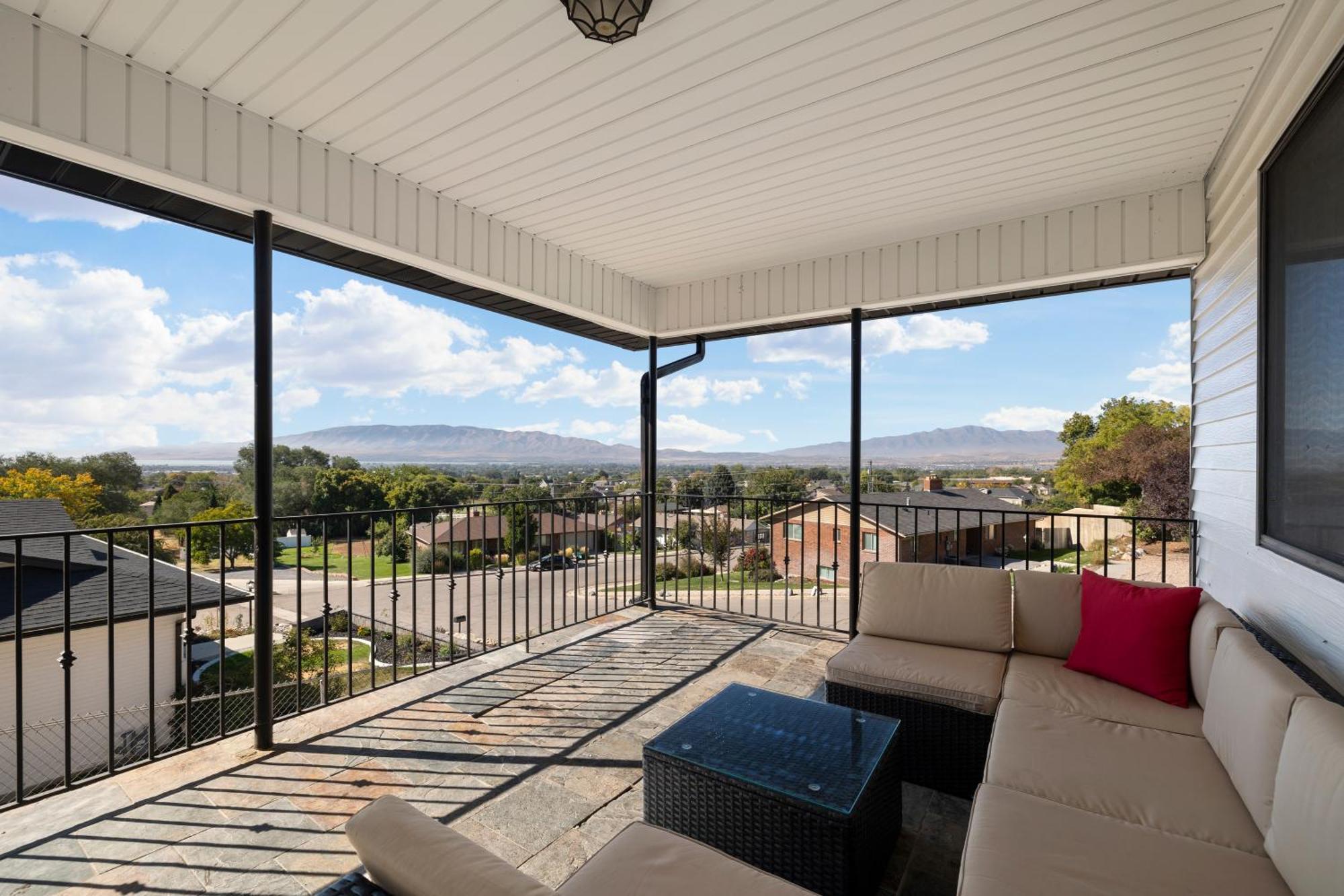 Beautiful View On Balcony Villa Lehi Bagian luar foto